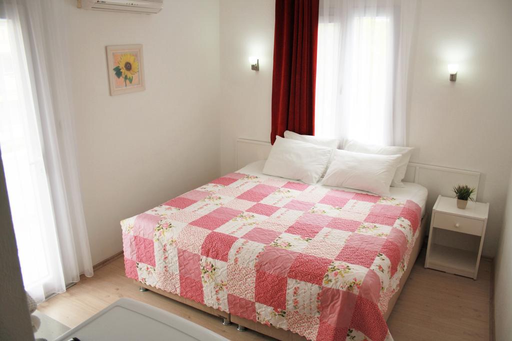 Parla Apart Hotel Çeşme Buitenkant foto