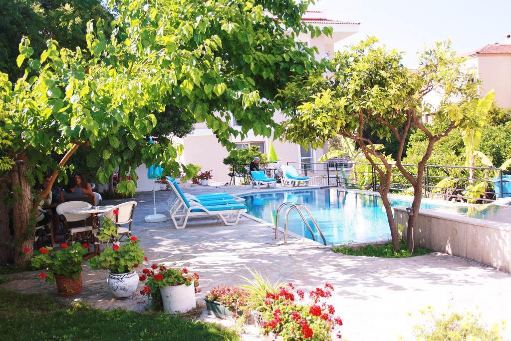 Parla Apart Hotel Çeşme Buitenkant foto