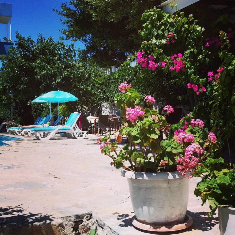 Parla Apart Hotel Çeşme Buitenkant foto