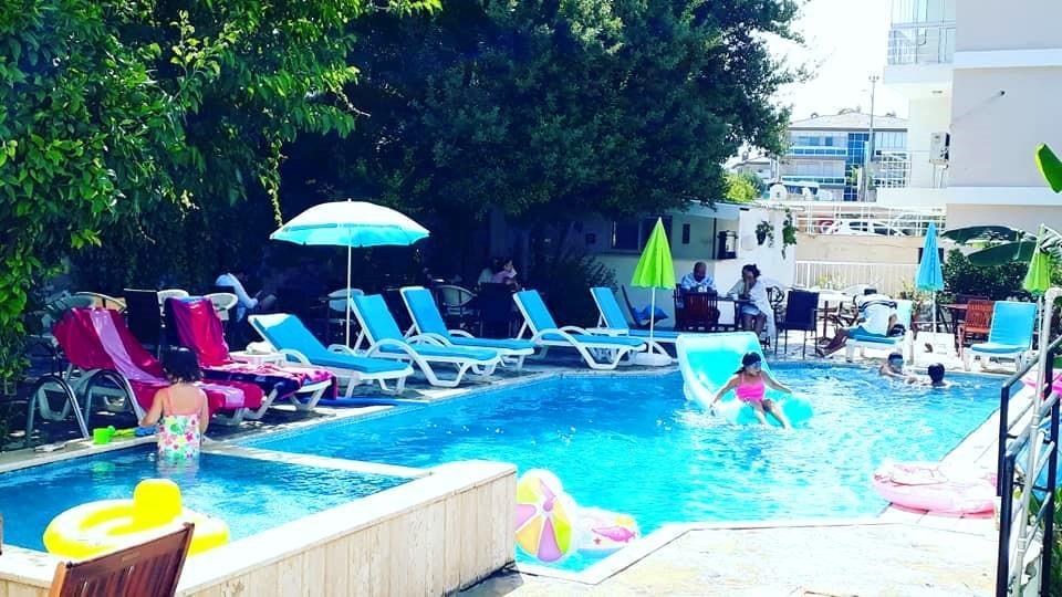 Parla Apart Hotel Çeşme Buitenkant foto
