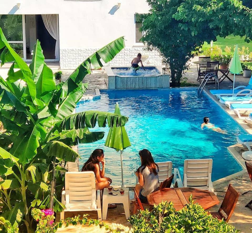 Parla Apart Hotel Çeşme Buitenkant foto
